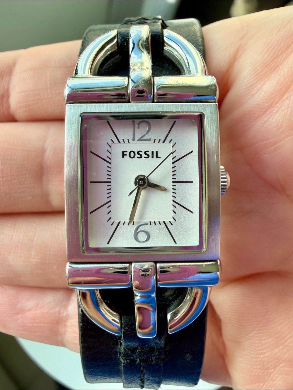 Vintage Women’s Fossil Leather Watch W/ Leather Bund Strap/ Working/ New Battery